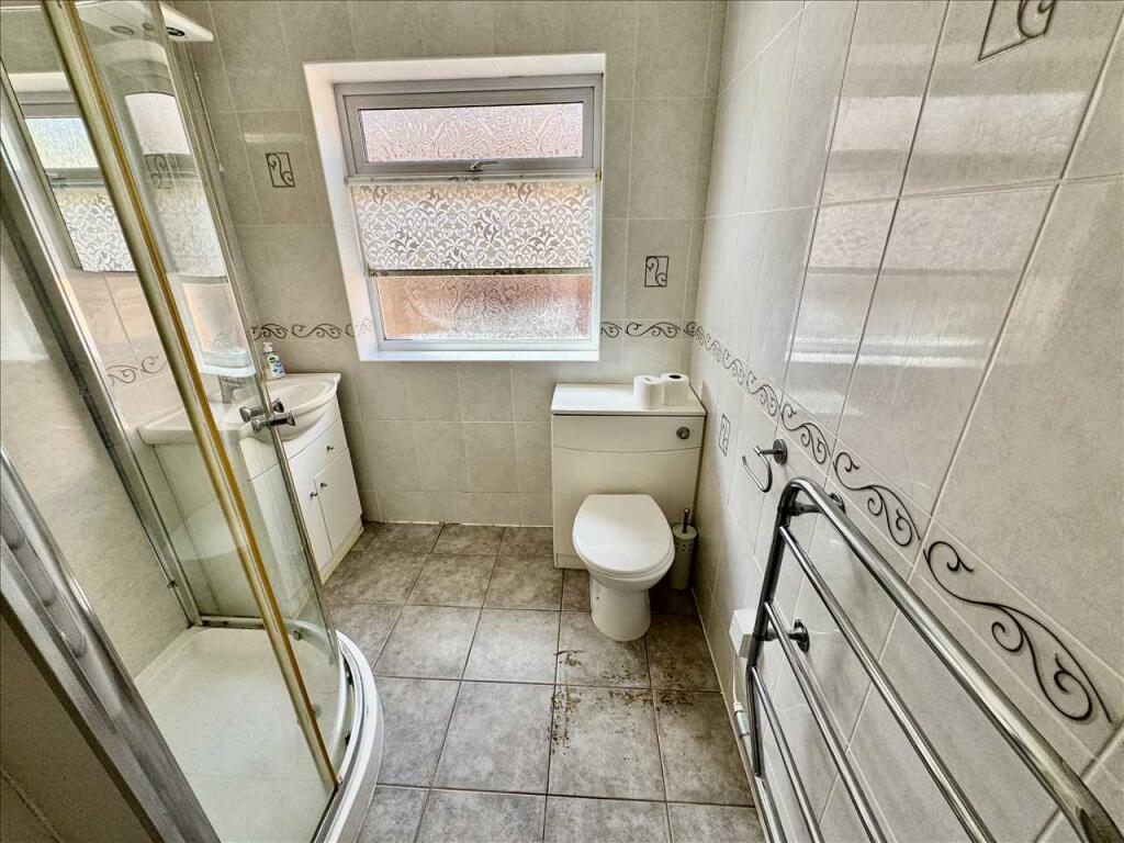 SHOWER ROOM