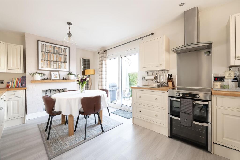 35 Bearton Green-06.jpg