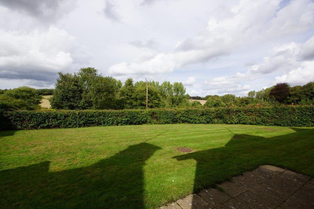 34 Colesbourne - Garden.jpg