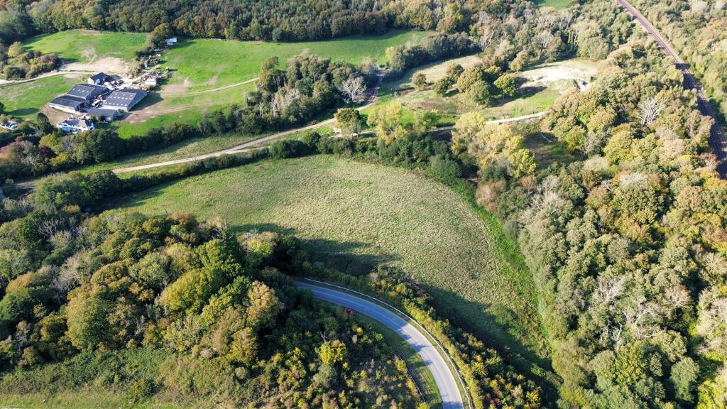 dji_fly_20251009_153826_363_1760021098925_photo_op