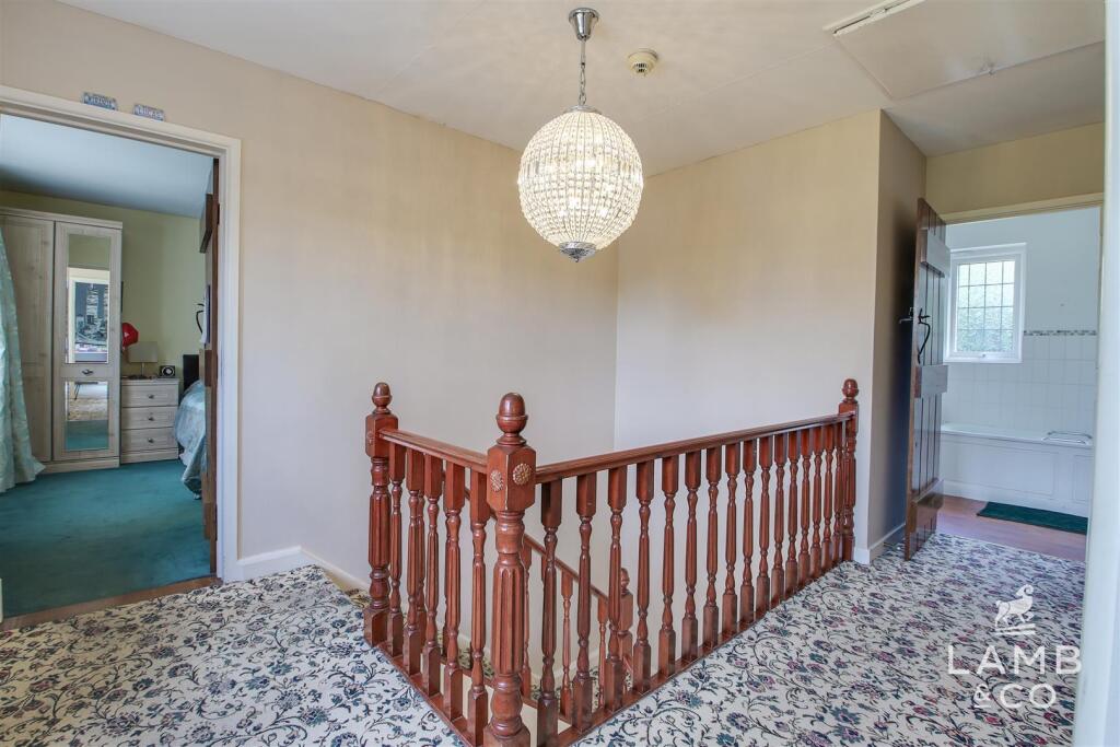 FIRST FLOOR LANDING
