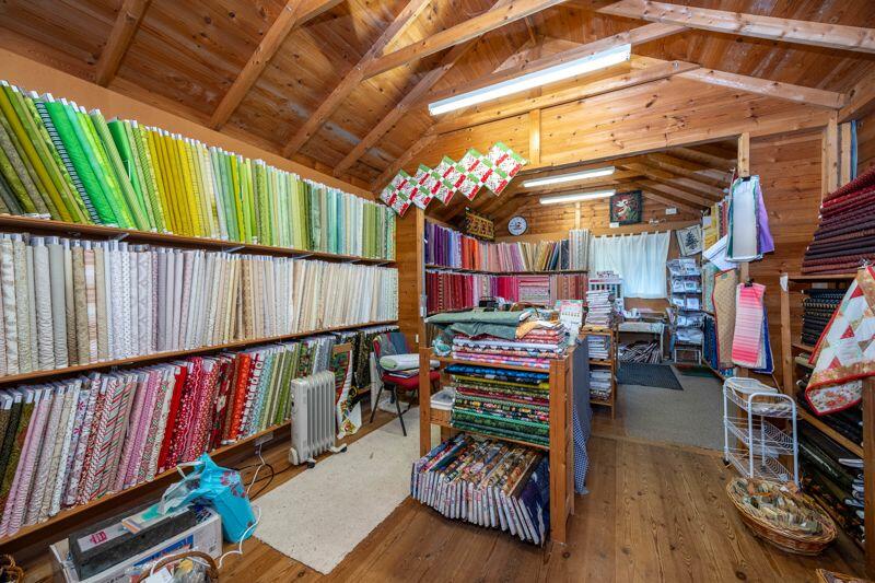 Business outbuilding/shop