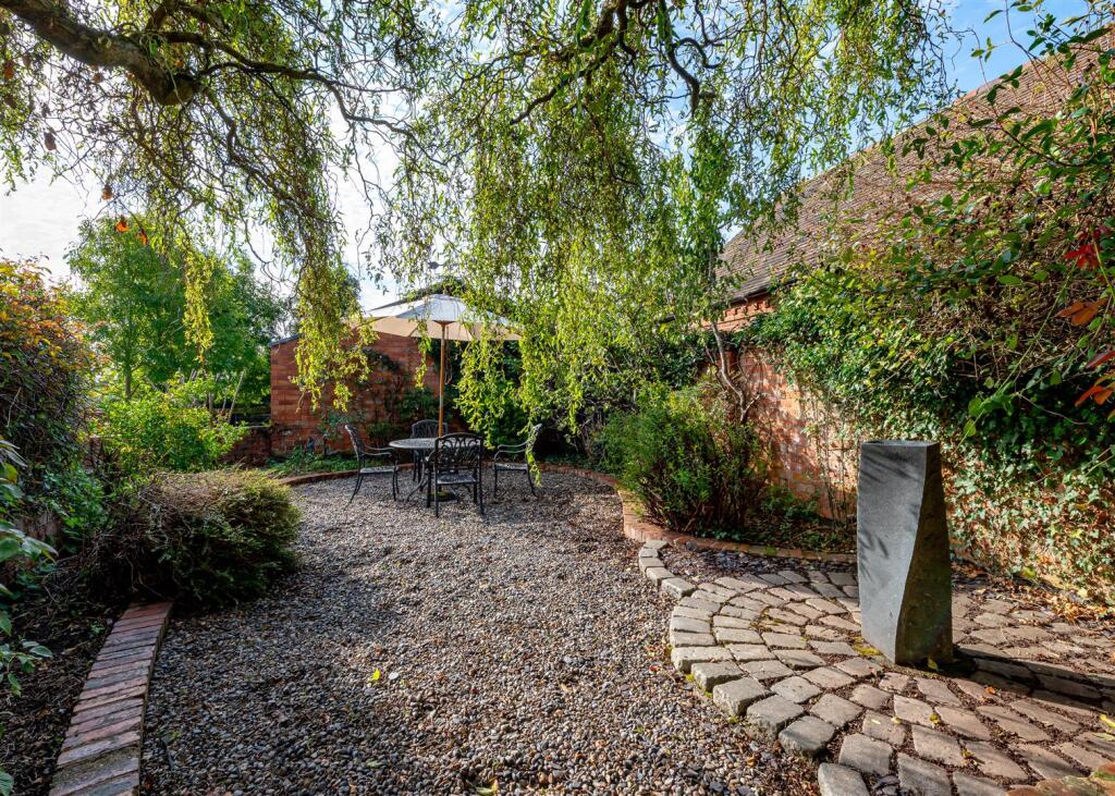 The Grove, Bradley-External-11.jpg