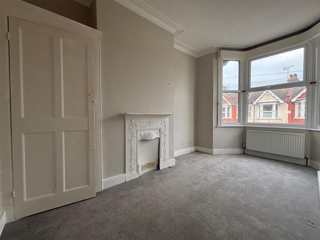 Bedroom 3.jpg