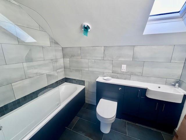 Bathroom2.jpg
