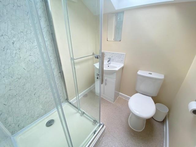 42a regent shower.jpg