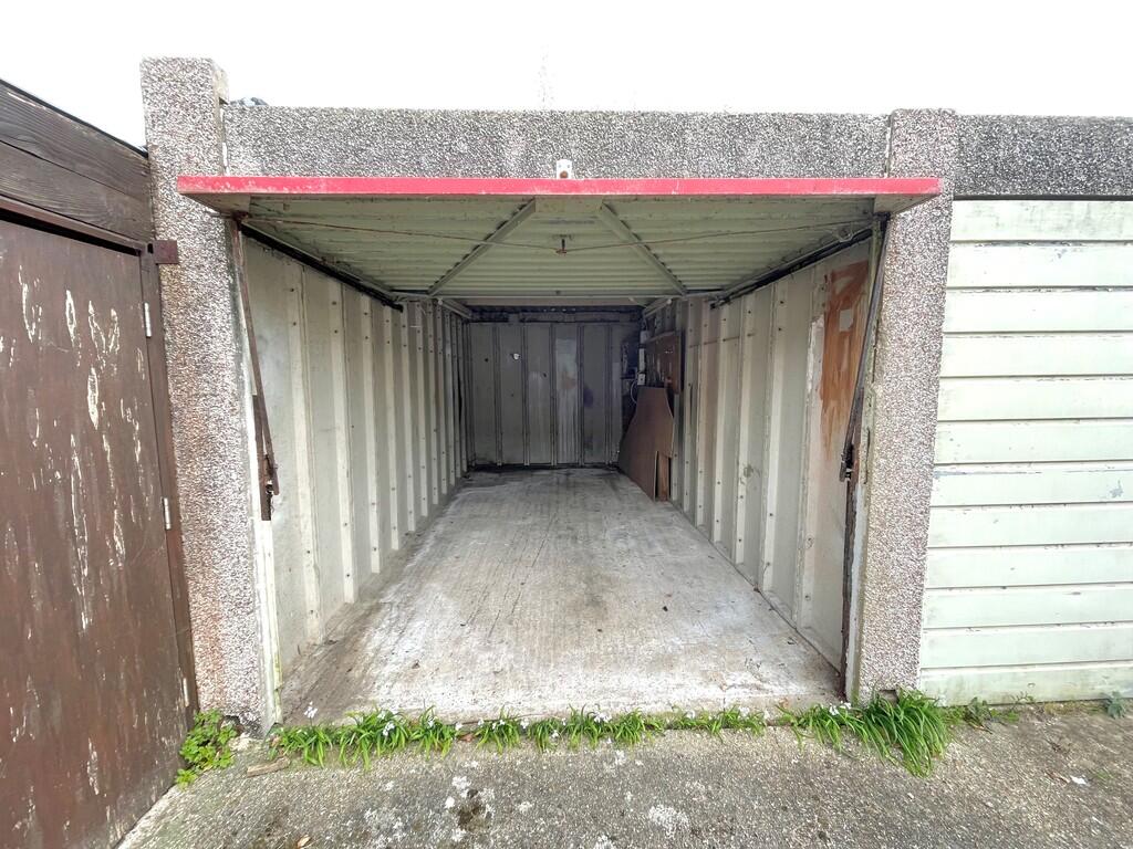 dd garage 1