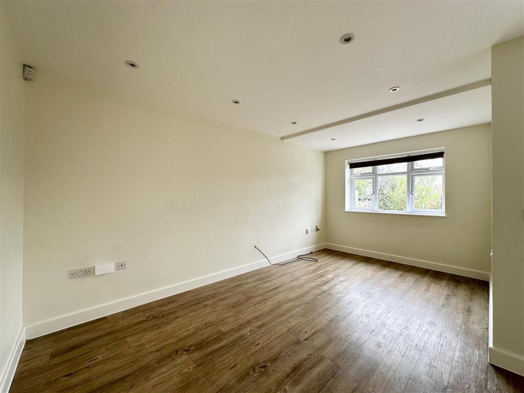 Open Plan Living/Kitchen/Dining Area