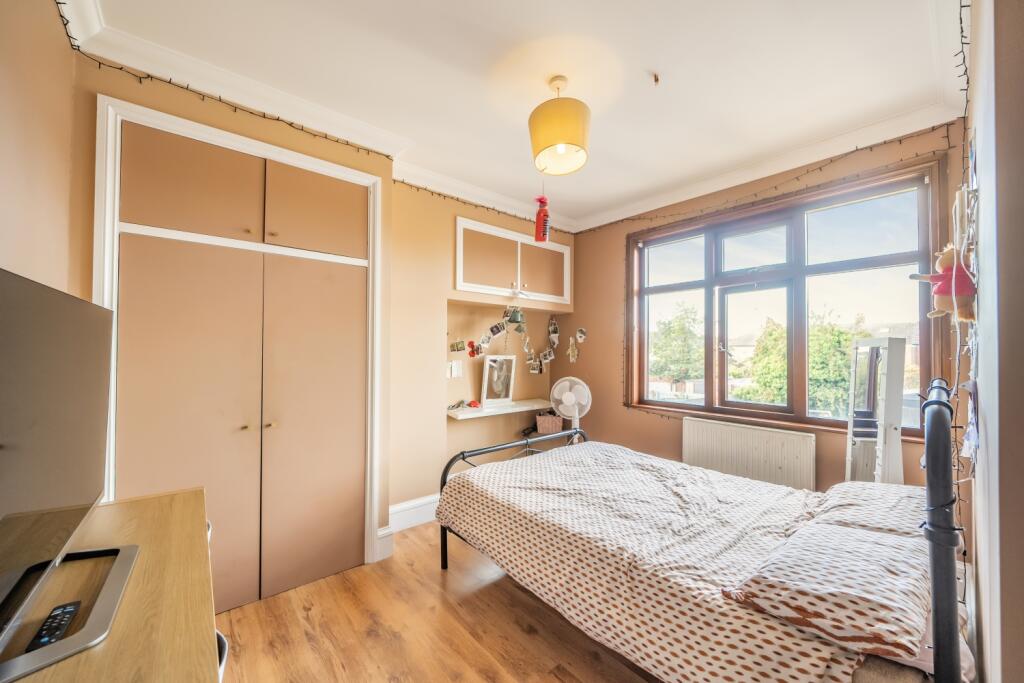 2nd bedroom
