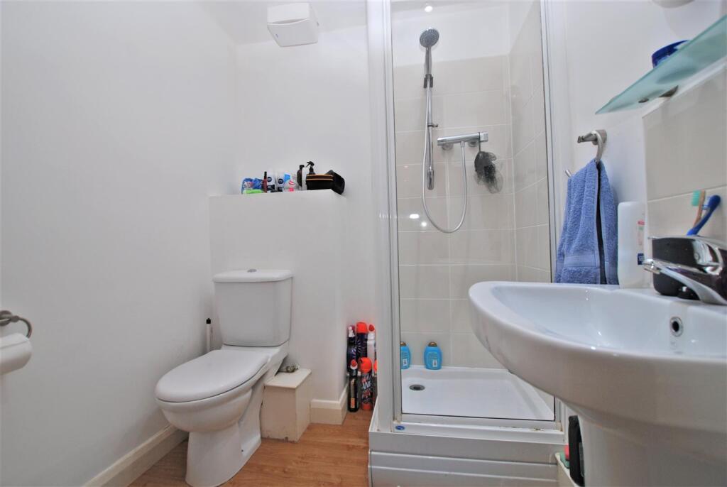 Ensuite Shower.jpg
