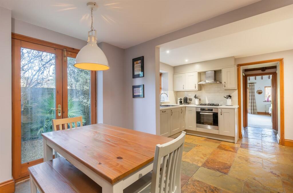 Kitchen Dining Area