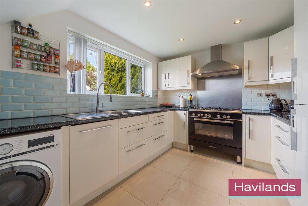 Lindal Cresent-14.jpg