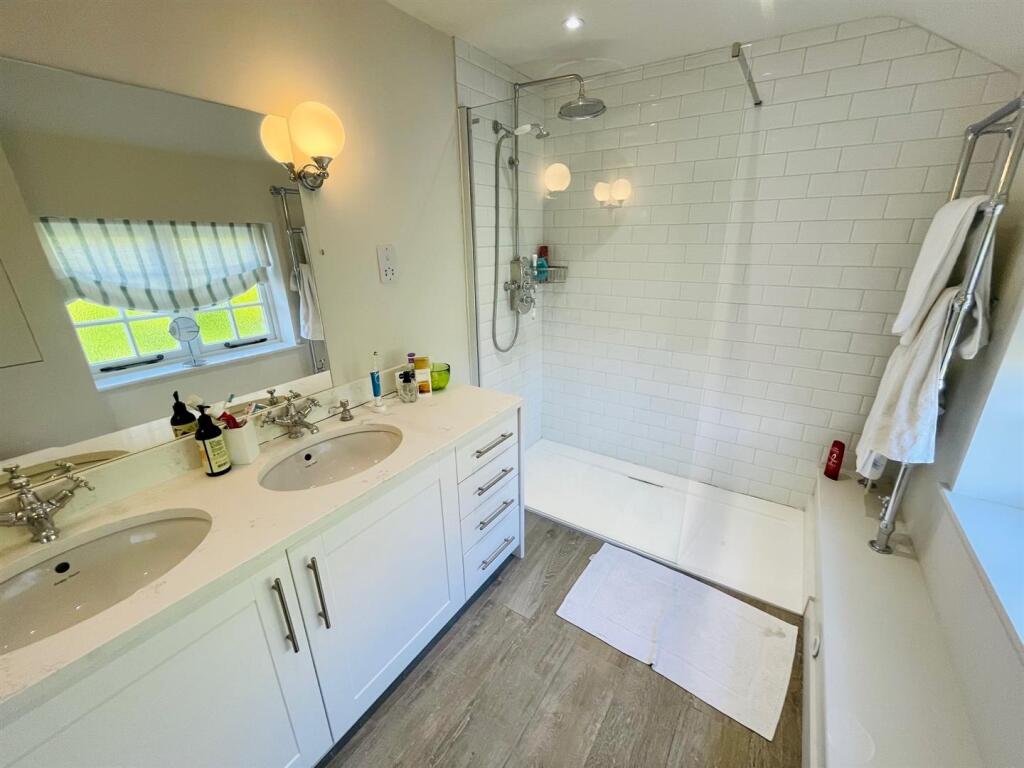 en suite.jpg