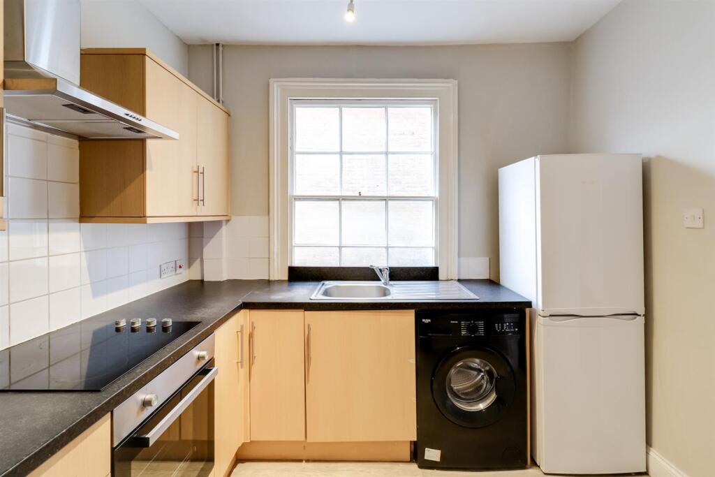 Kitchen (7).jpg