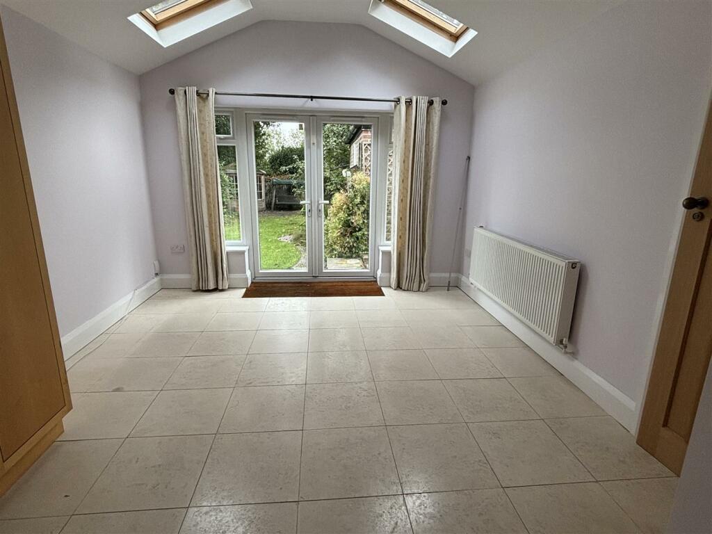Dining kitchen