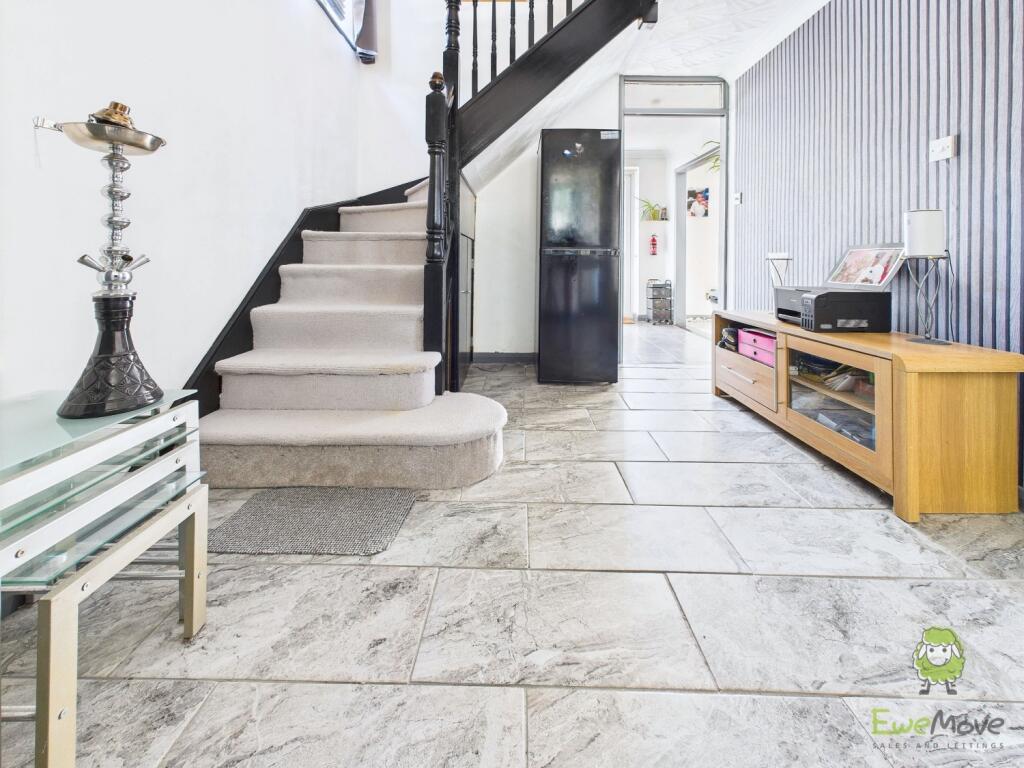 CAM01543G0-PR0137-STILL007