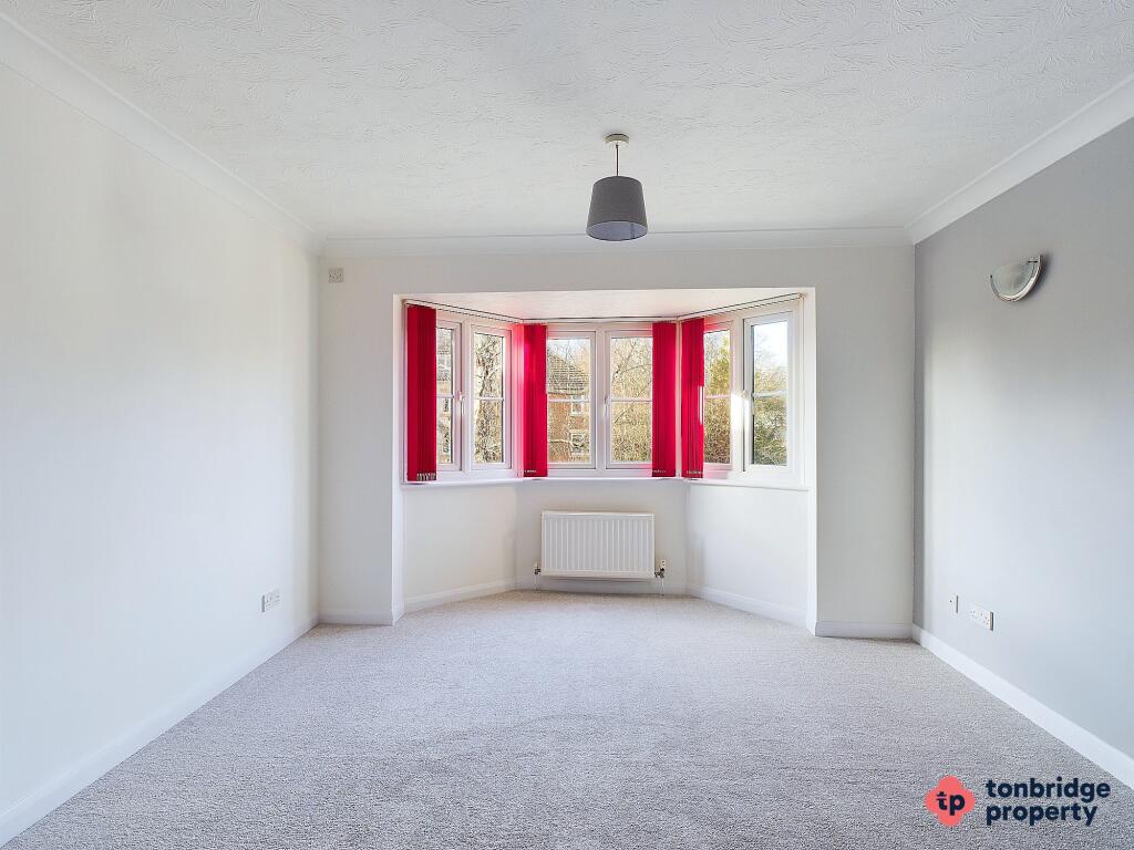 CAM03742G0-PR0019-STILL007