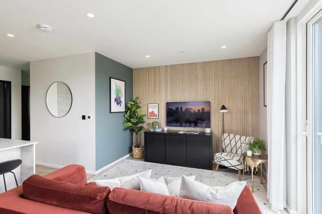 Poplar Riverside- show apartment
