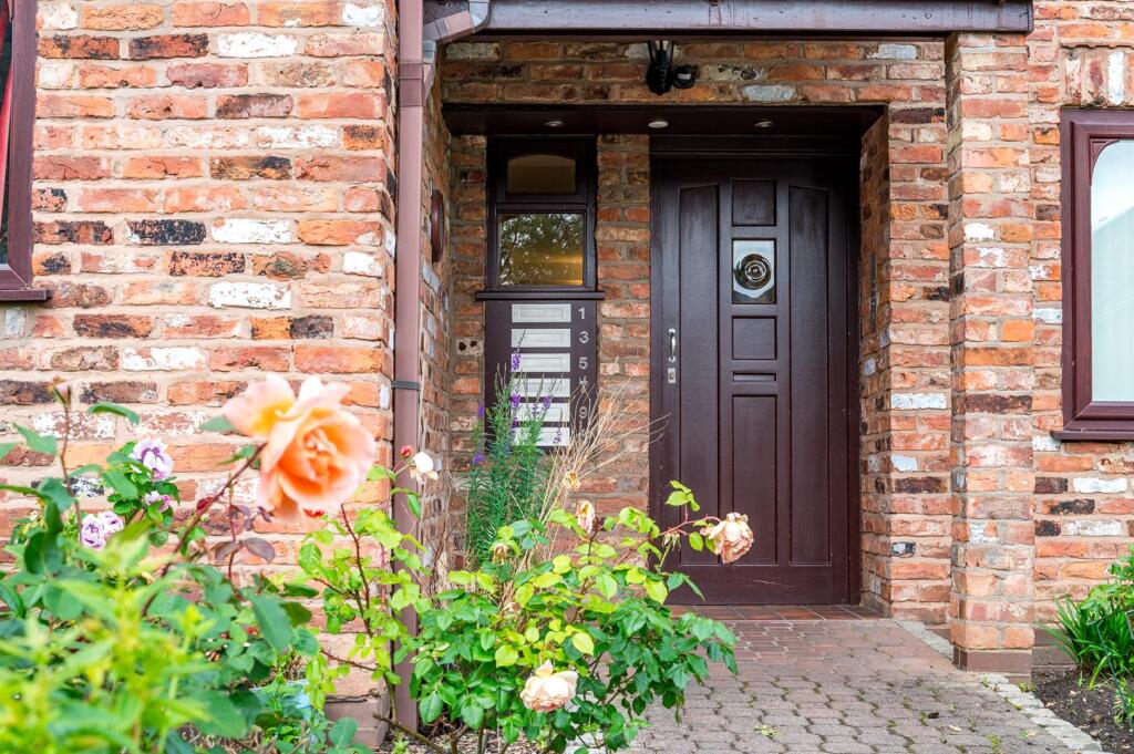 Cyril Bell Close-34.jpg