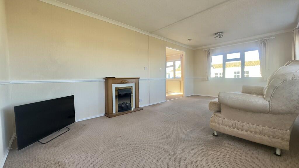 8DC1BB29-5E72-483...