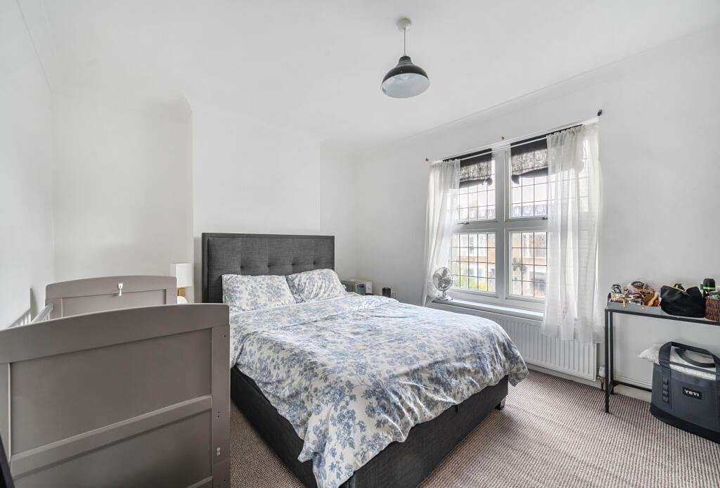 1364847-7-68f6c75...