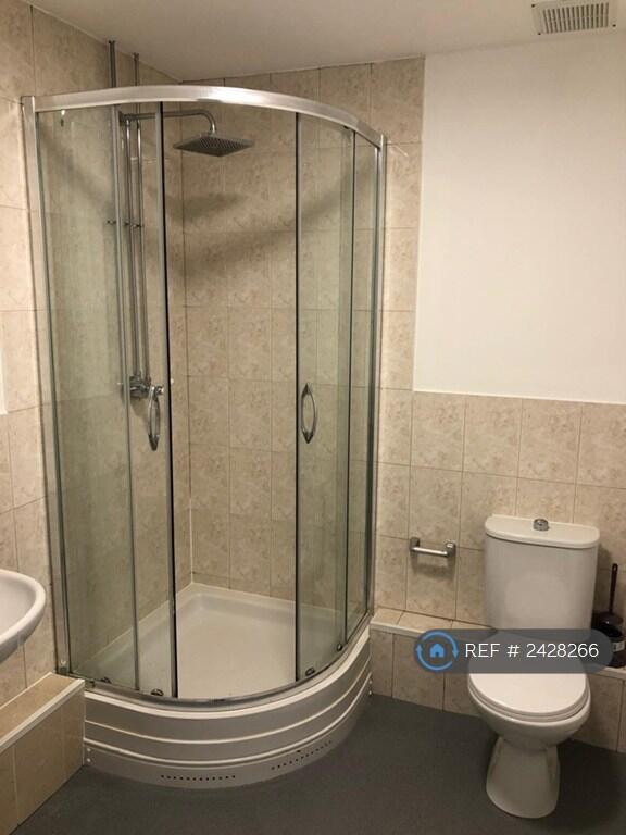 Studio 1 - Bathroom