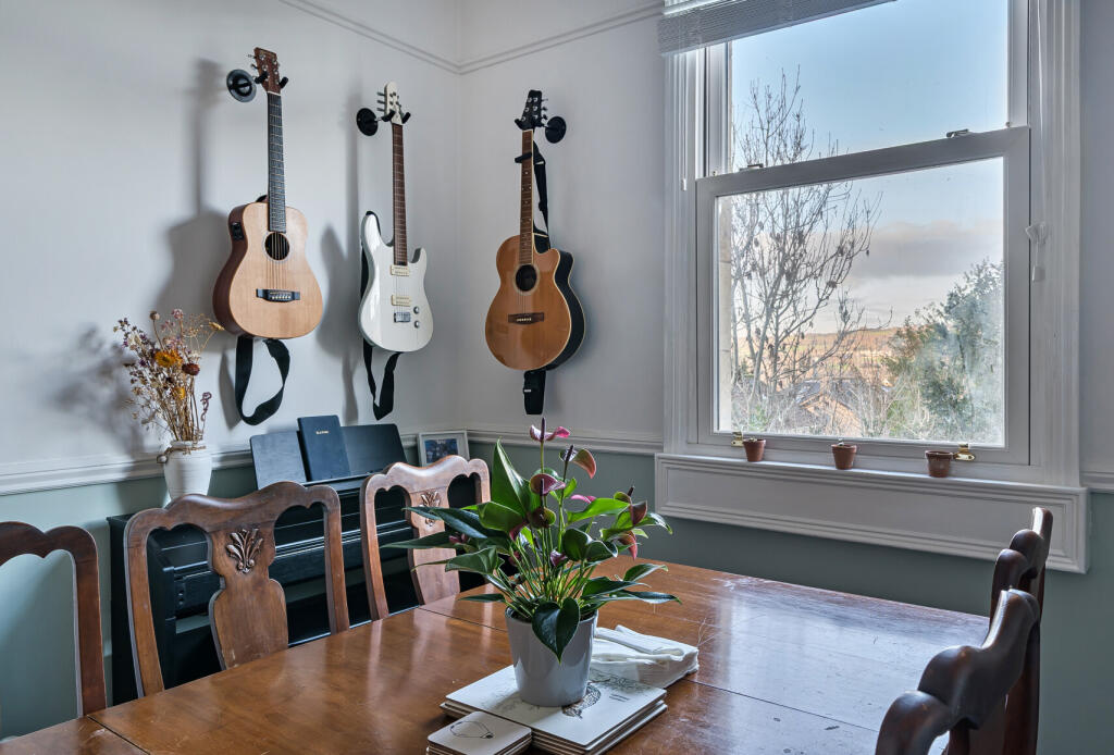 1392715-14-694571...