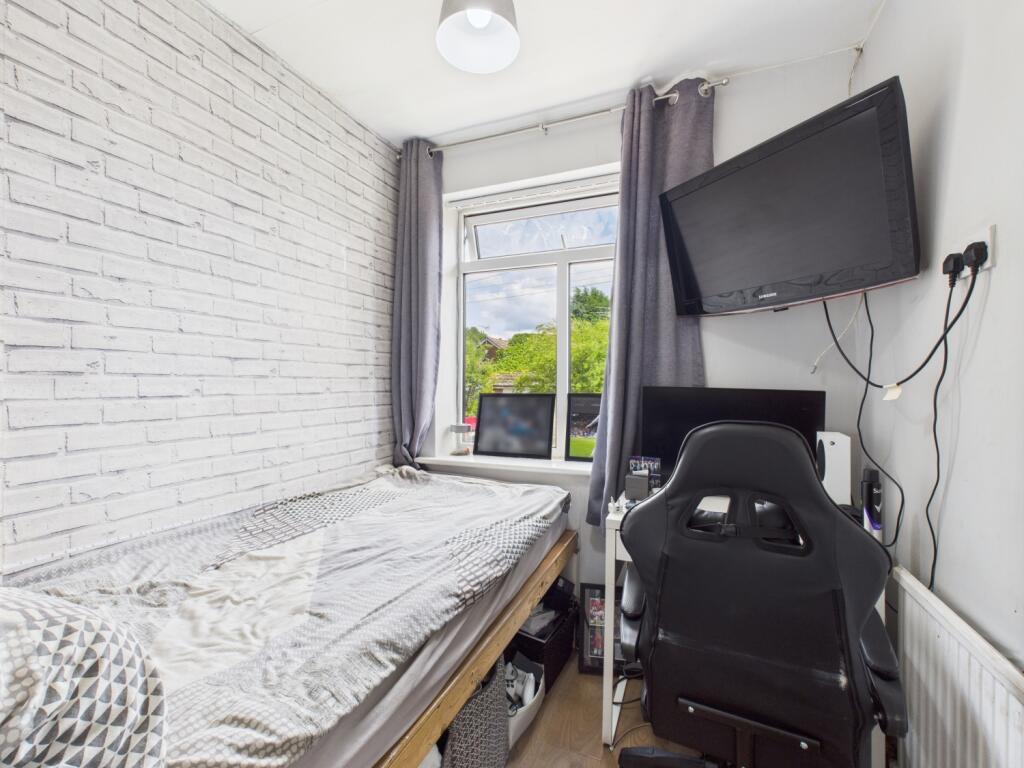 CAM03729G0-PR0093-STILL017