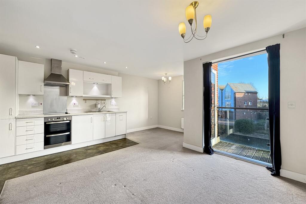 Open Plan Living/Kit