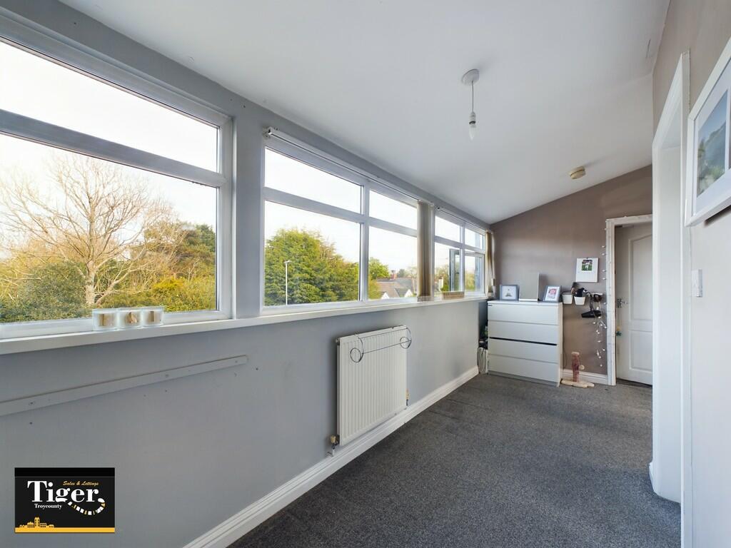 CAM02176G0-PR0223...