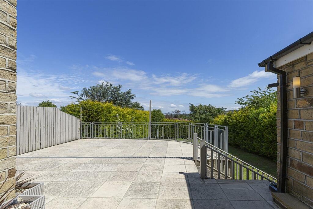 Bramleys Estate Agents - Butternab Road (75).jpg