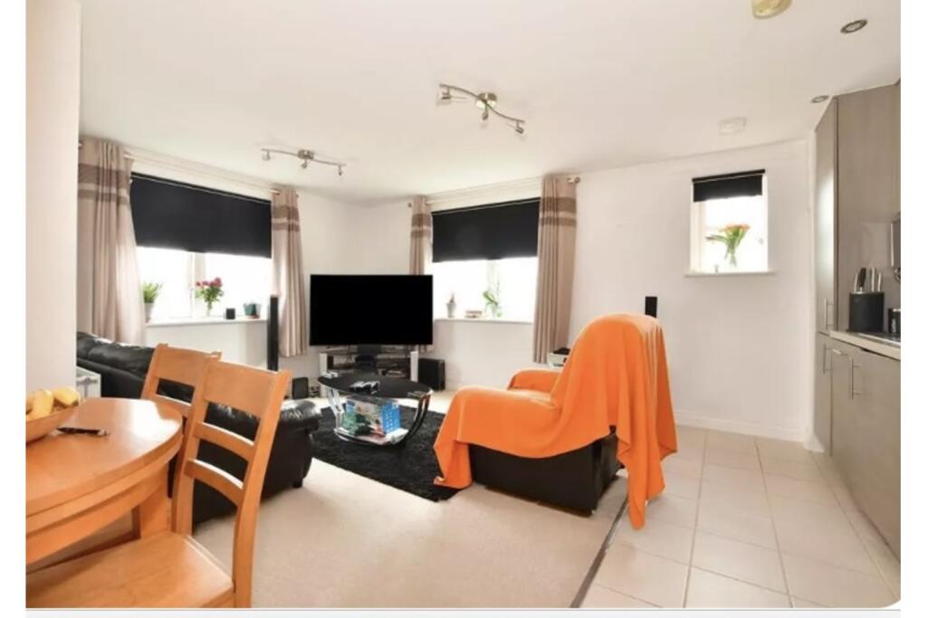 Lounge / Kitchen