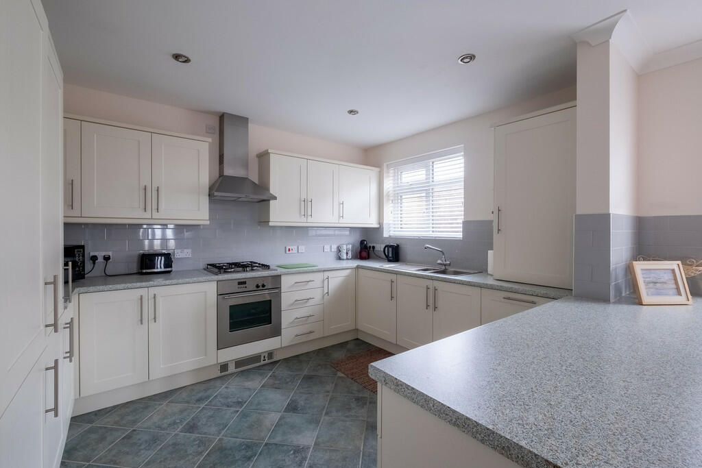 6EsplanadeCourt-1...