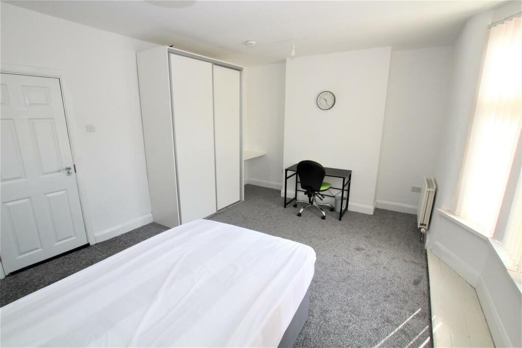 bedroom5 angle 2.jpg