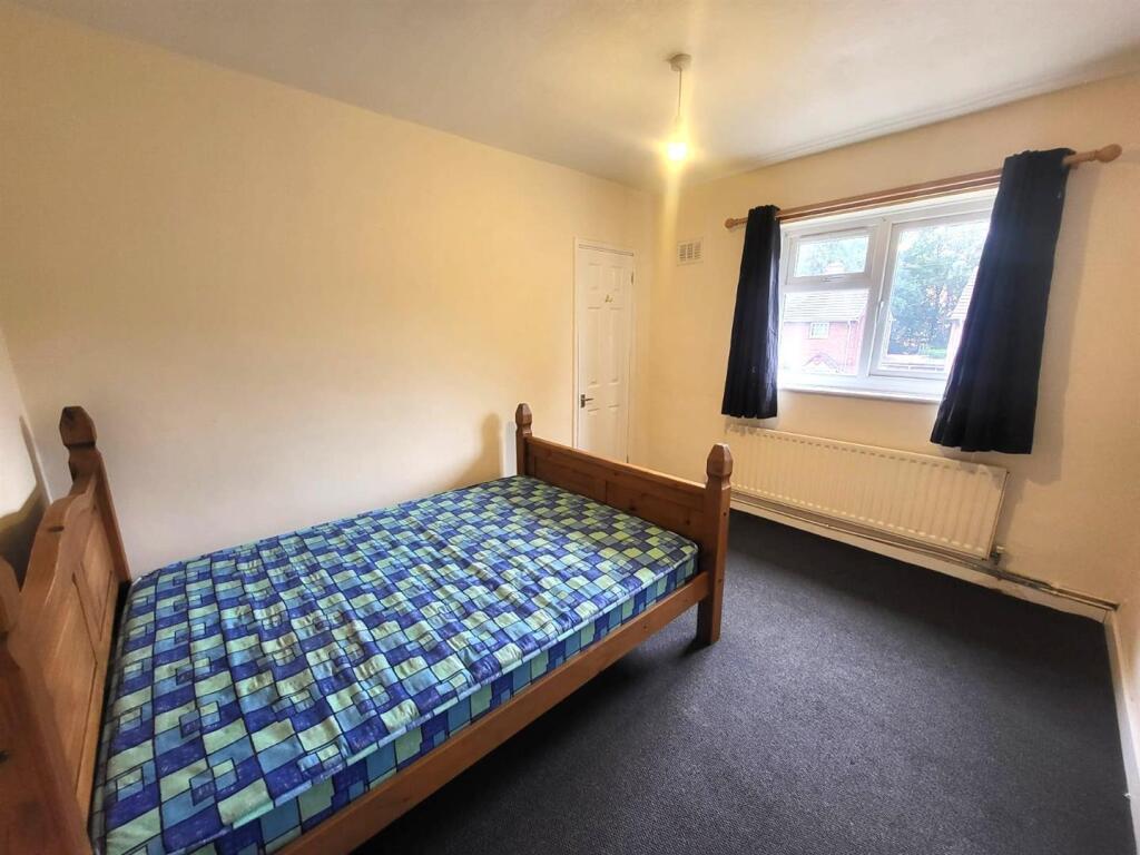 Bedroom Pic 2