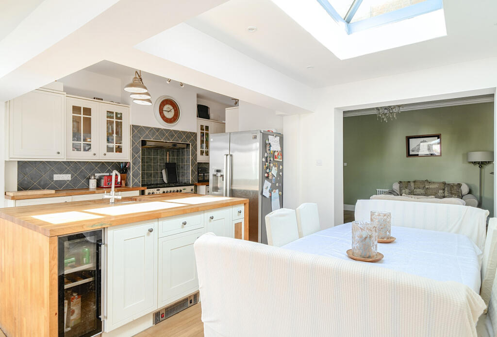 1346868-7-68bed84...