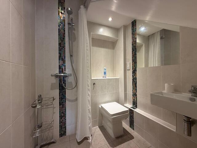 Cloakroom/wc