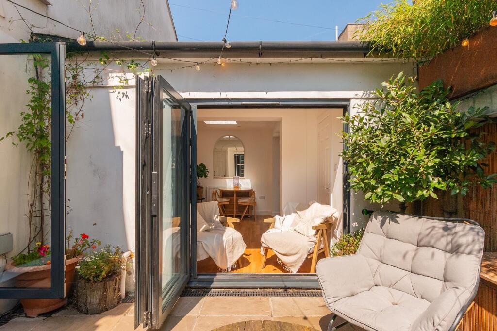 1S5L1CM - External C.jpg