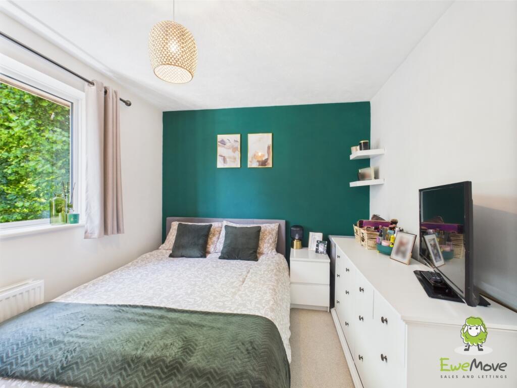 EweMove Estate Agents Basingstoke - Lime Gardens 