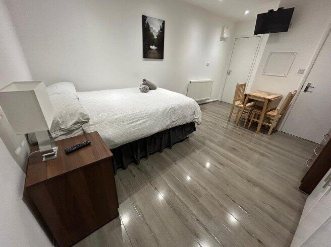 blenheim-gardens-nw2-4nt-981749