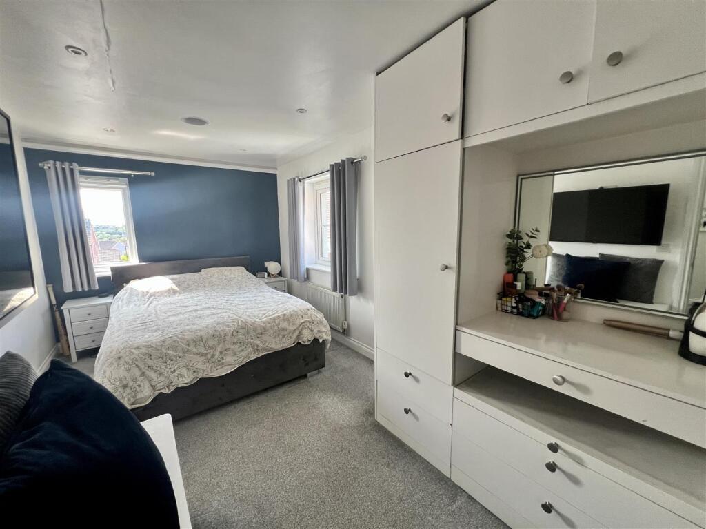 Bedroom 1 .jpg