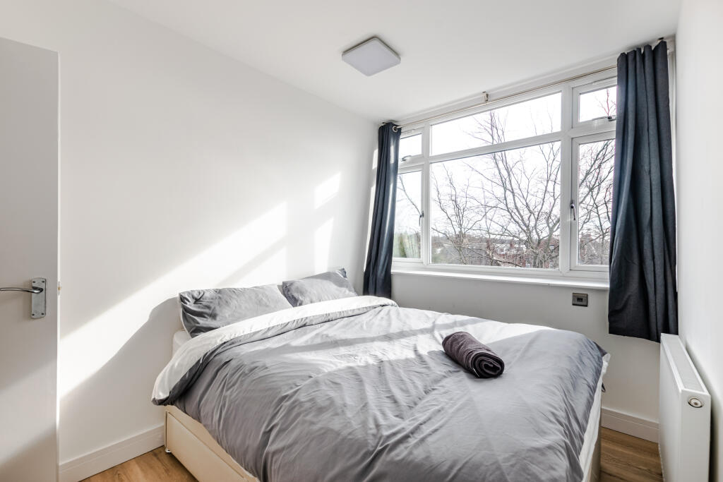 bedroom4