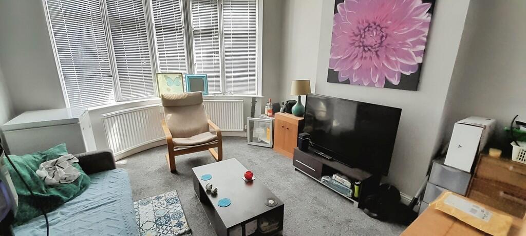 73528e34-WhatsApp...