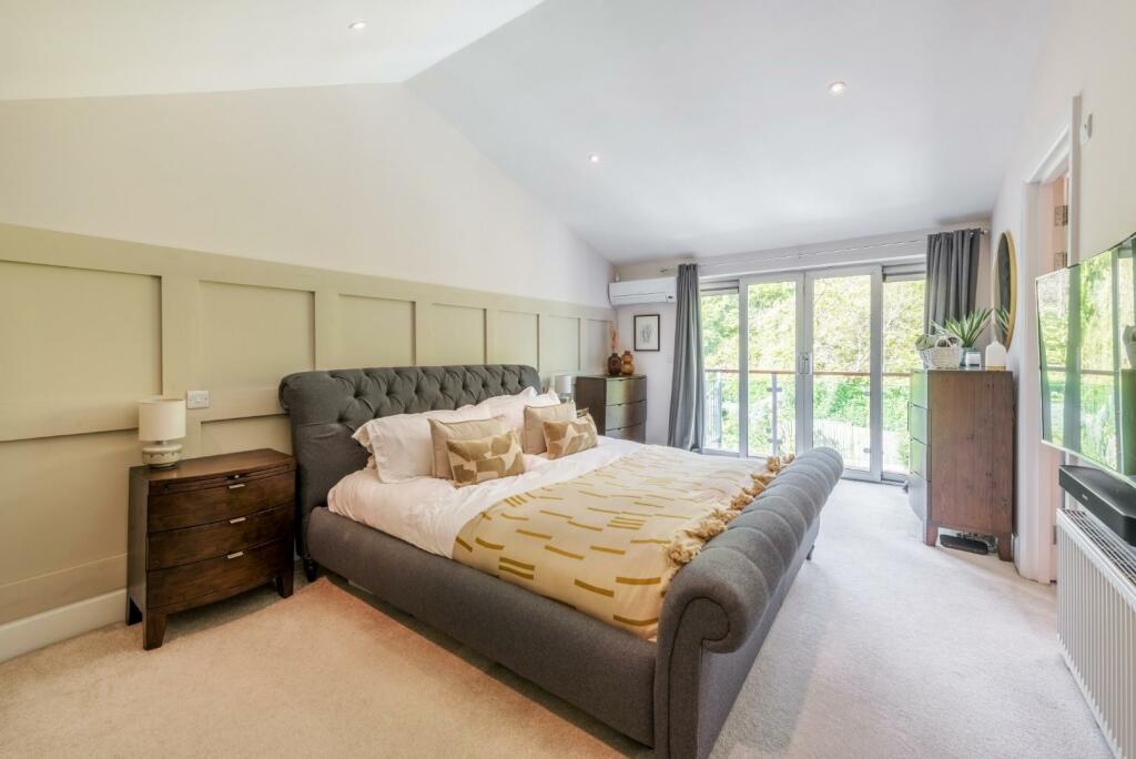 2 The Park Mews-13.jpg