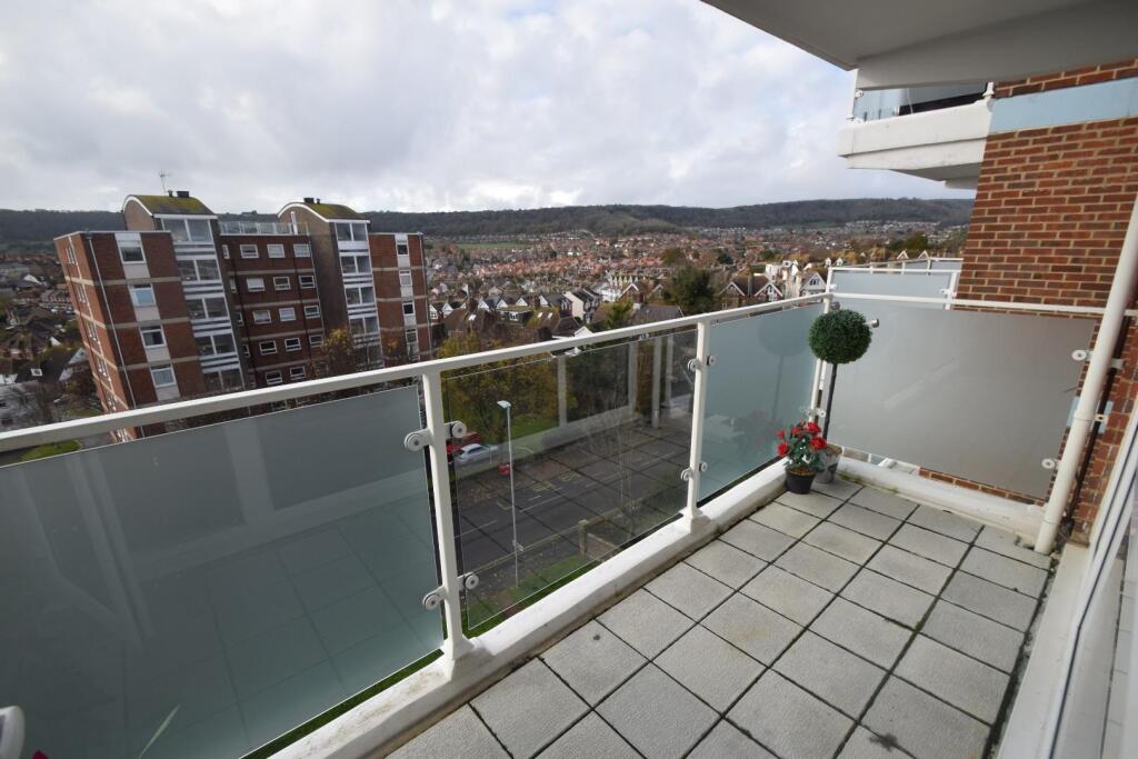 27 Arlington House  balcony.JPG