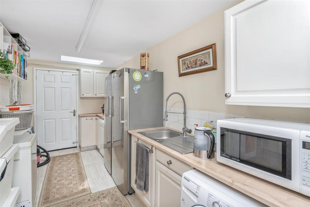 316 Warwick Road, Banbury-12.jpg