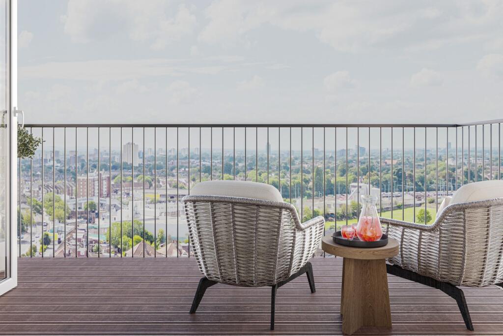 Royal Gateway - Two-bed apartment