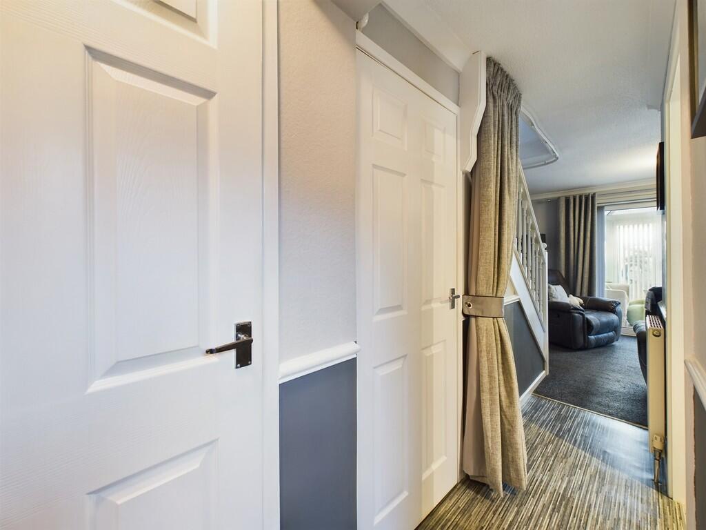 CAM02060G0-PR0282...