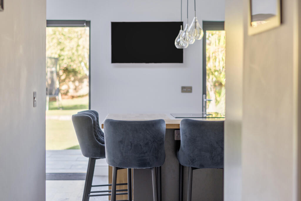 1346410-14-68bae8...