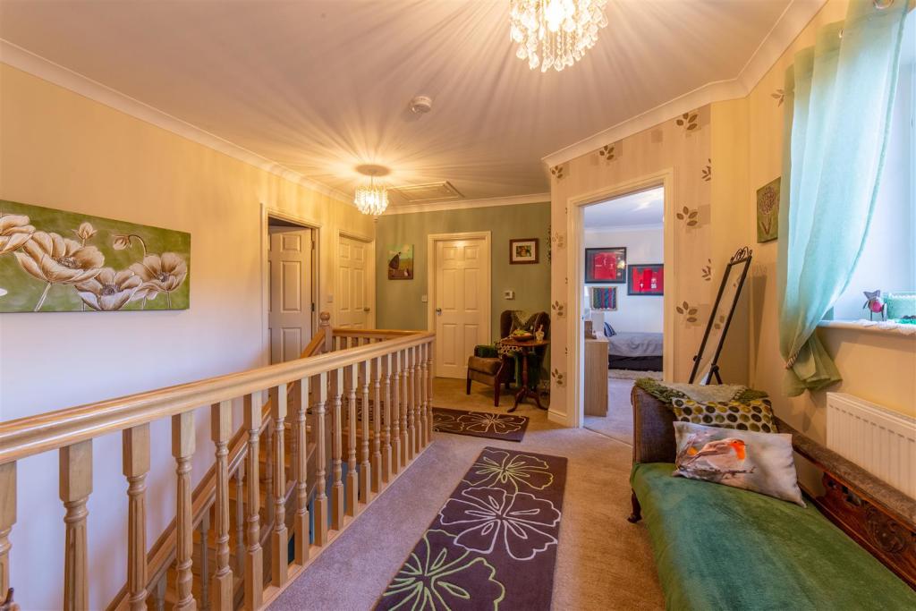 5 Snatchwood Court-8.jpg